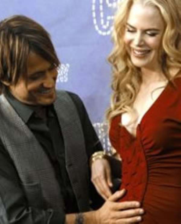 Nicole Kidman gives birth to girl